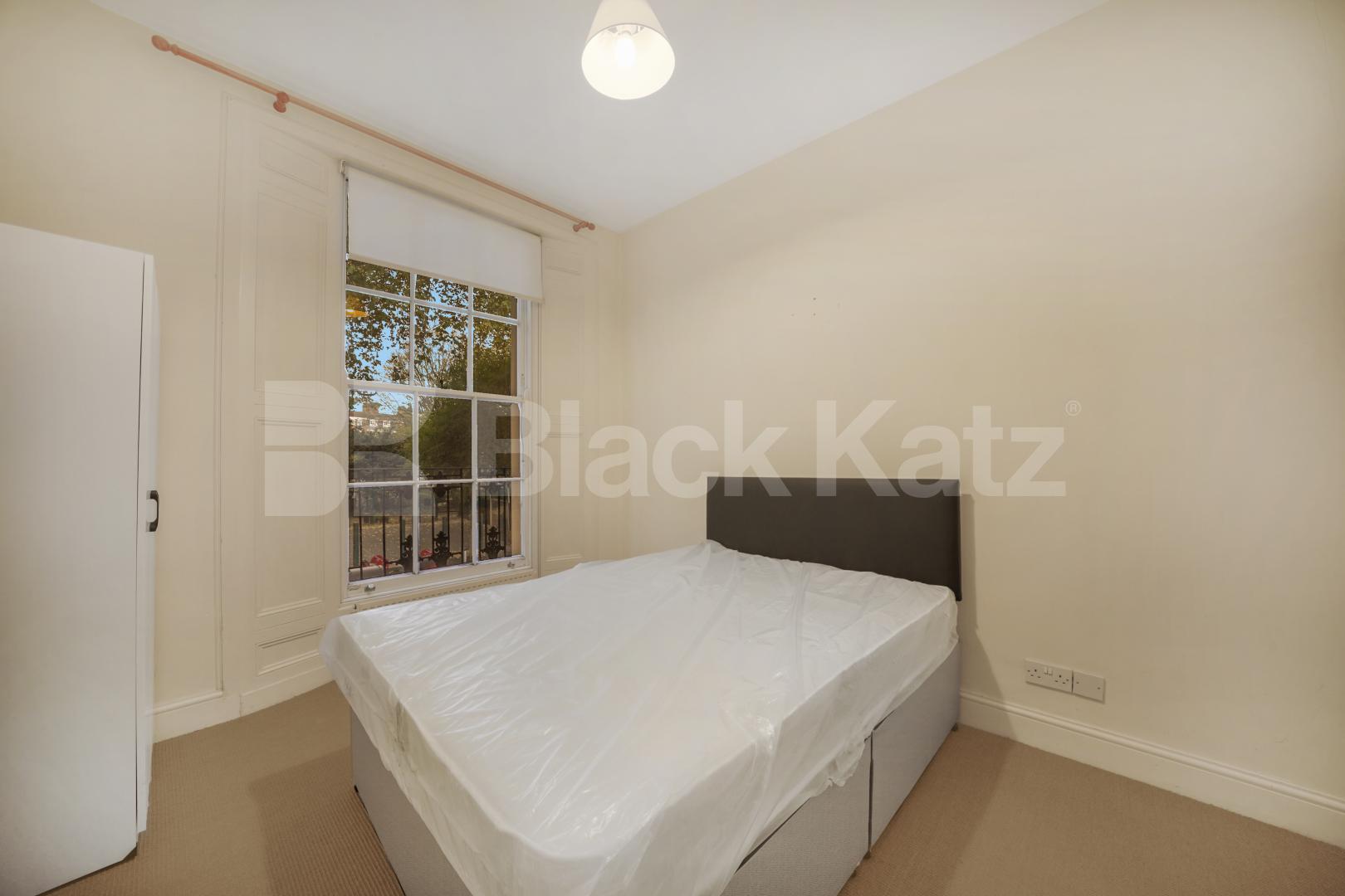 Located in one of WC1X prime garden squares close to Bloomsbury Granville Square, Kings Cross / Clerkenwell 